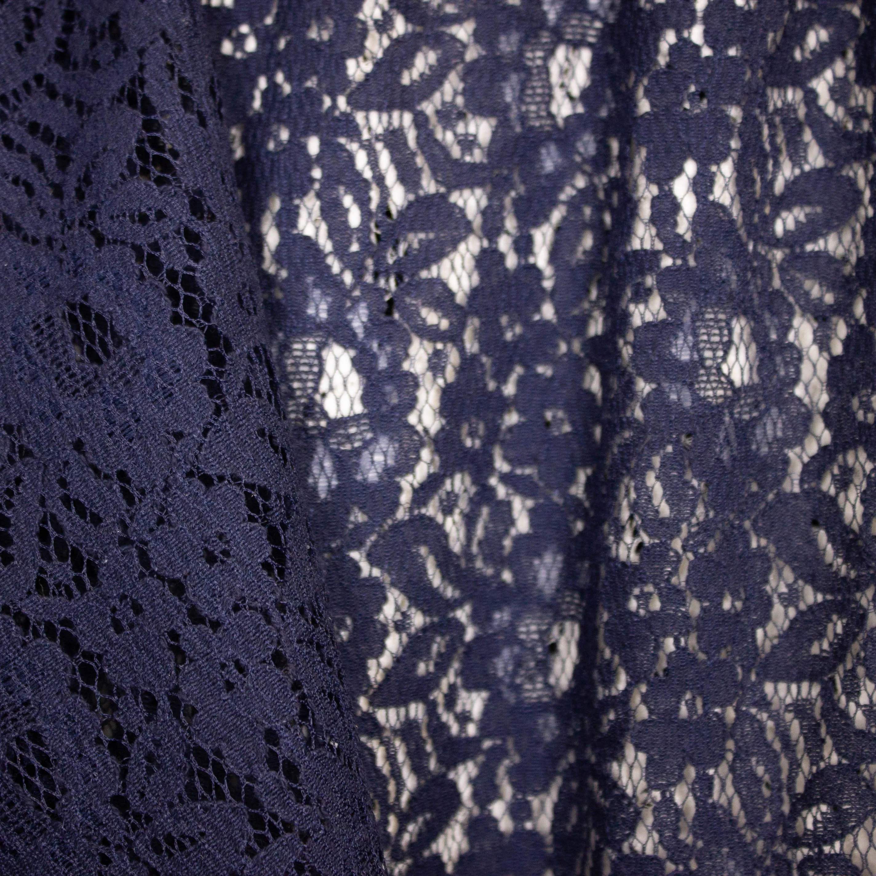 Kant blauw met bloemenmotief